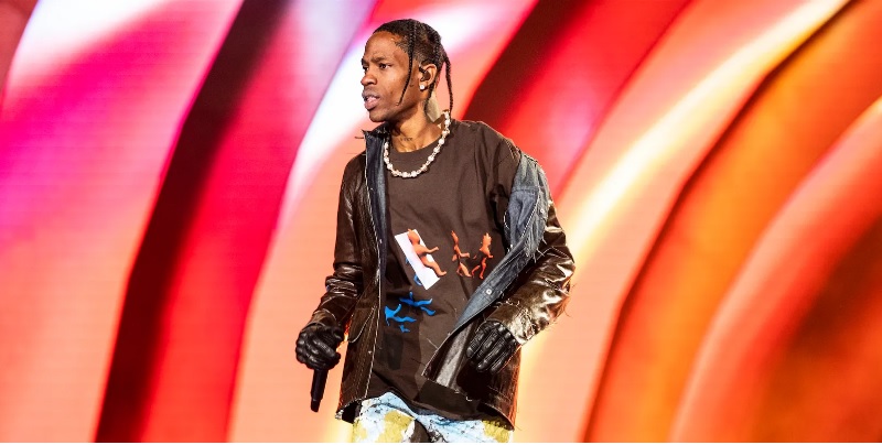 Travis Scott no enfrentará cargos criminales por muerte de 10 personas durante su concierto