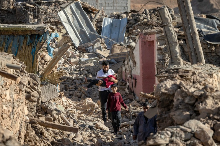 Van 2.497 muertos y 2.476 lesionados tras terremoto en Marruecos